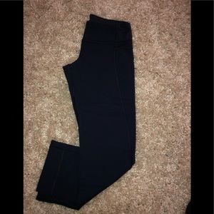 Lululemon cropped leggings Navy Blue- Size 2.